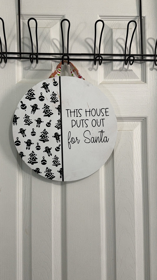 This house puts out for Santa